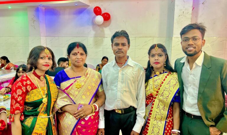 manoj dey family photo